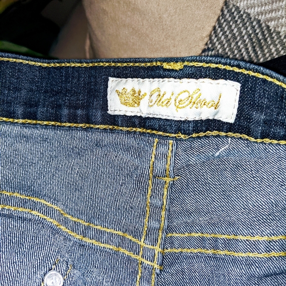 NWOT. Decorative straight leg jeans - Picture 3 of 6